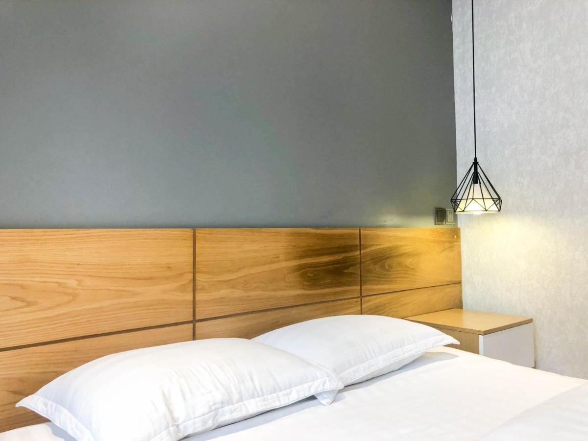 Full House Retreat - The Water Front Aparthotel Ho Chi Minh City Bagian luar foto